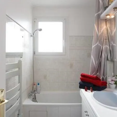 Refait A Neuf Proche De Paris Bed & Breakfast Asnières